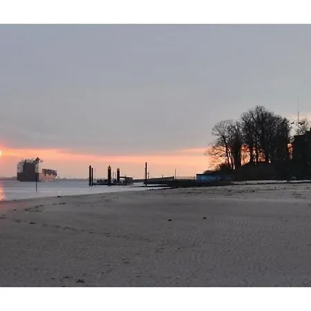 Near The Elbe 350m بيت للعطل فيدل