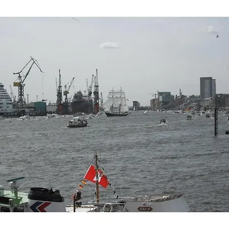 Near The Elbe 350m * فيدل